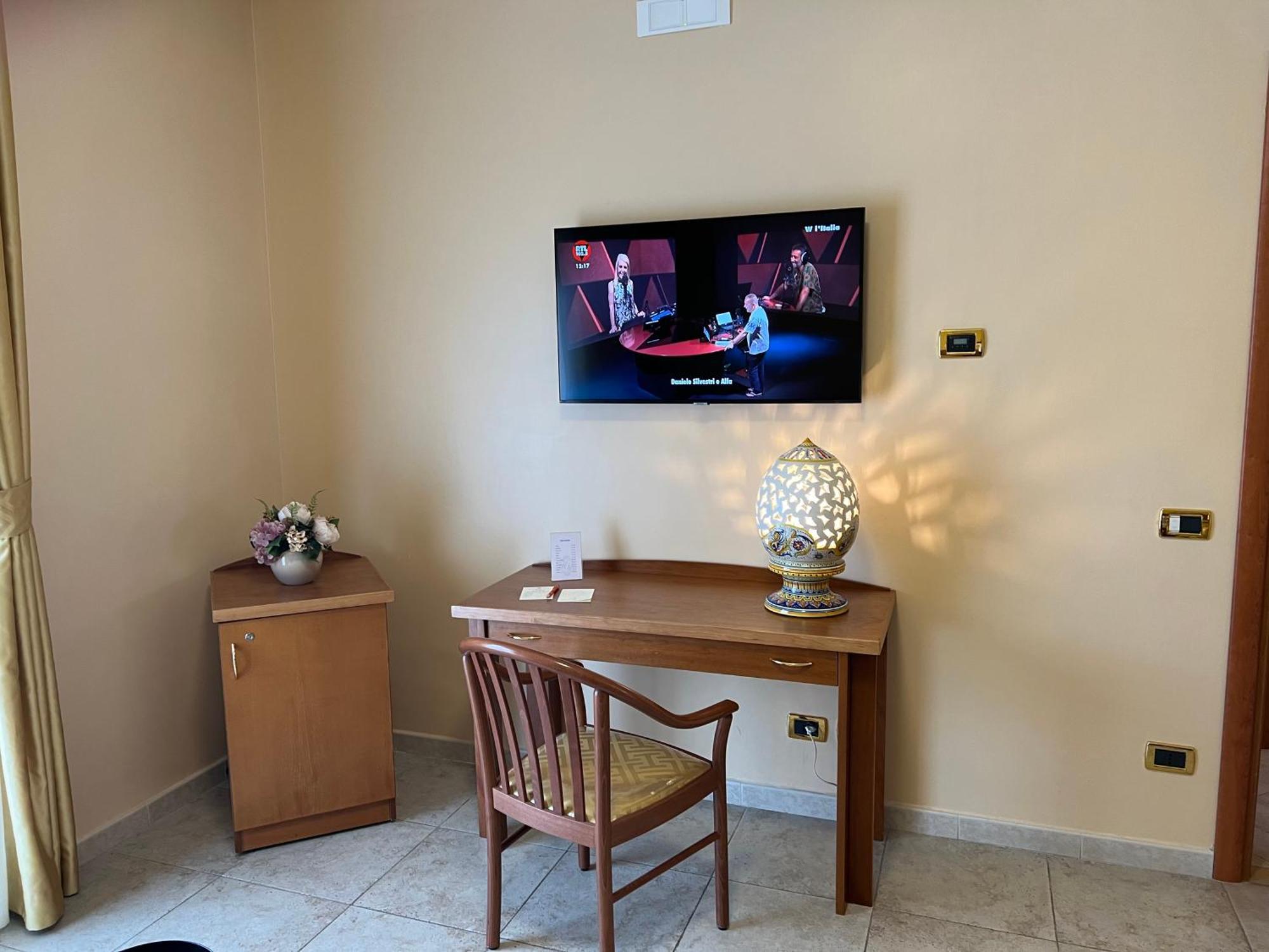 Hotel Maddaloni Tufino Экстерьер фото